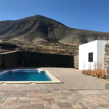 Quiet Rural House Minutes From The Hotel 4*